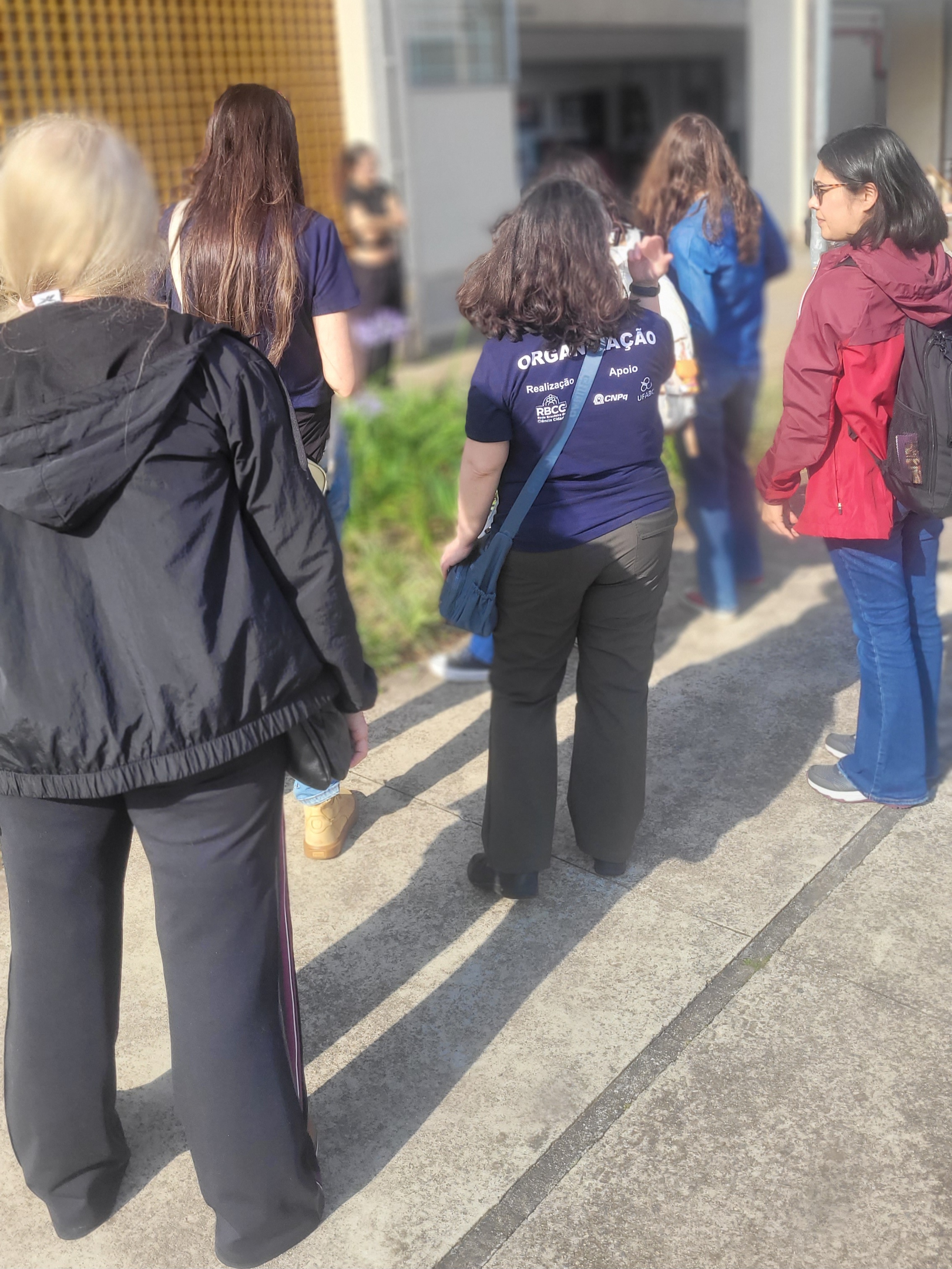 Aula Prática sobre Polinização e Ciência Cidadã na Universidade Federal do ABC